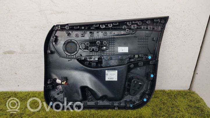 BMW 2 F46 Listwa tapicerki drzwi przednich 2446805