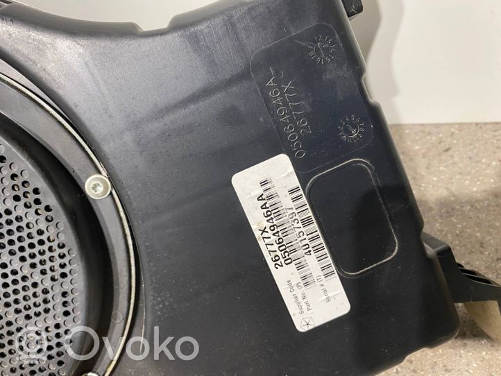 Fiat Freemont Subwoofer speaker 05064946AA