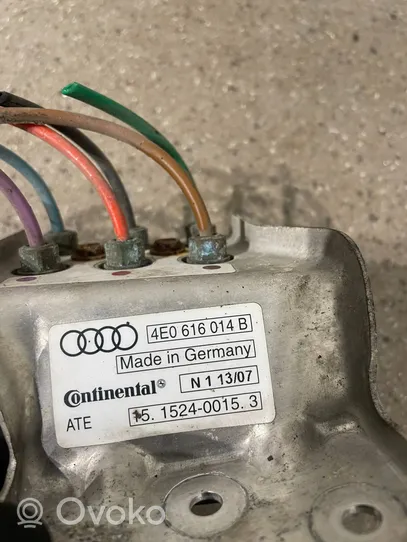 Audi A8 S8 D3 4E Ilmavaimennuksen venttiiliyksikkö 4E0616014B