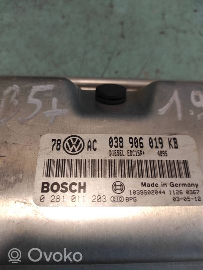 Volkswagen PASSAT B5.5 Variklio valdymo blokas 038906019KB