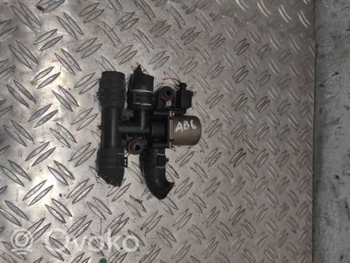 Audi A4 S4 B6 8E 8H Pompe de circulation d'eau, chauffage auxiliaire Webasto 