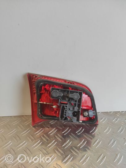 Audi A6 S6 C6 4F Lampy tylnej klapy bagażnika 89036926