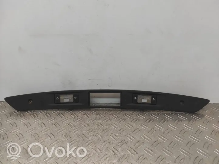 Volkswagen Tiguan Barra de luz de la matrícula/placa de la puerta del maletero 5N0827287