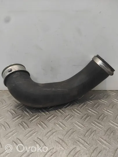 Volkswagen Tiguan Tube d'admission de tuyau de refroidisseur intermédiaire 5N0143332G