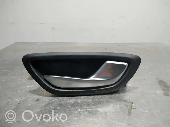 Renault Megane IV Poignée inférieure de porte avant 826723233R