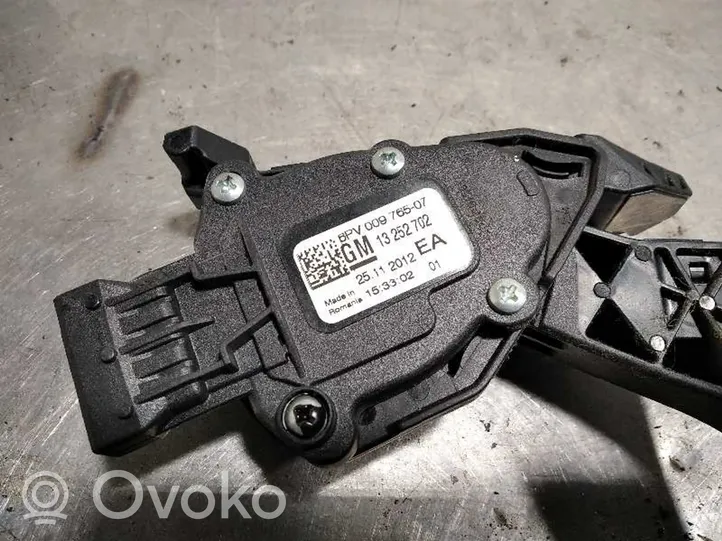 Opel Astra J Sensore di accelerazione 13252702