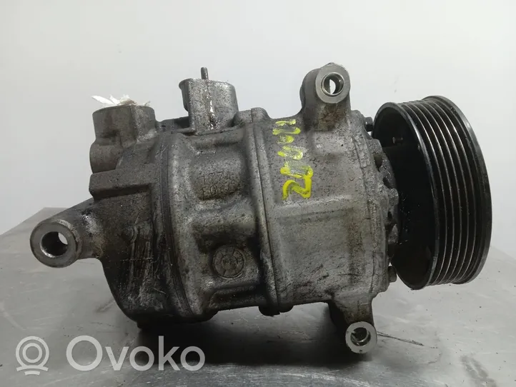 Volkswagen Caddy Compressore aria condizionata (A/C) (pompa) 5Q0820803G