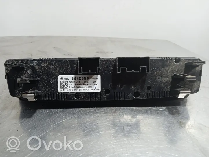 Audi A3 S3 8V Ilmastoinnin ohjainlaite 8V0820047D