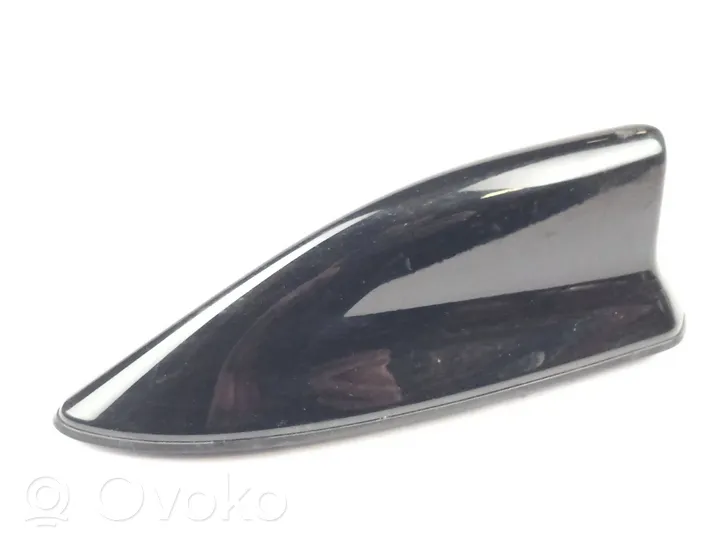 Toyota Yaris XP210 Radio antenna 