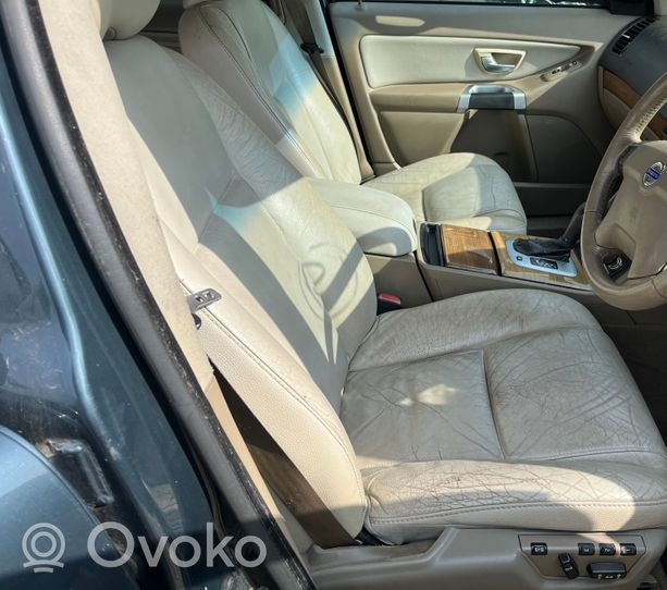 Volvo XC90 Istuimien ja ovien verhoilusarja 