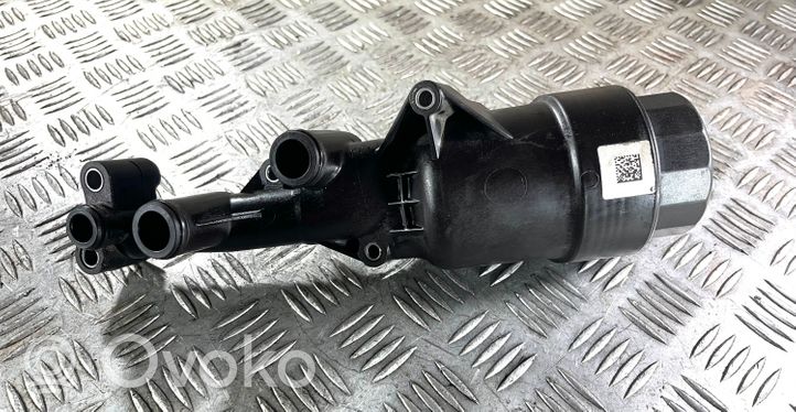 Mercedes-Benz GLA W156 Support de filtre à huile 70321178