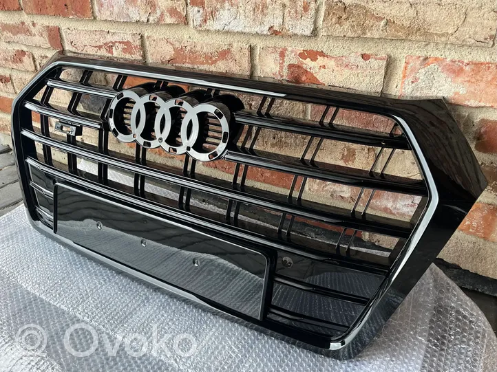 Audi Q5 SQ5 Etusäleikkö 80A853651