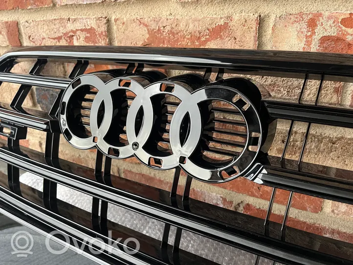 Audi Q5 SQ5 Grotelės priekinės 80A853651