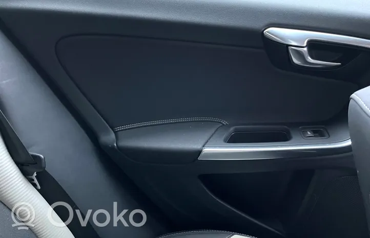 Volvo V60 Fotele / Kanapa / Boczki / Komplet 