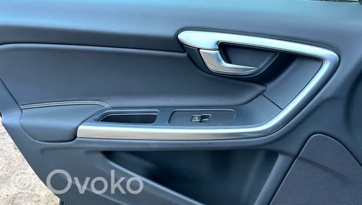 Volvo V60 Salono komplektas 