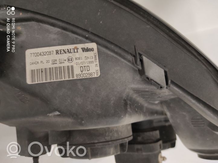 Renault Scenic I Headlight/headlamp 7700432097