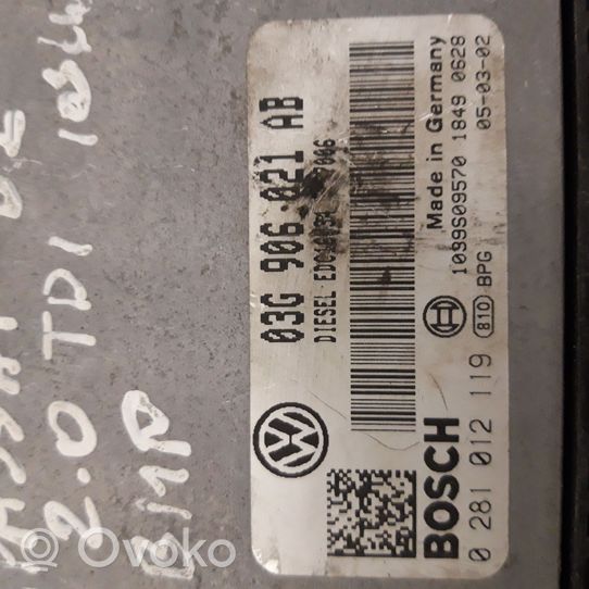 Volkswagen PASSAT B6 Calculateur moteur ECU 03G906021AB