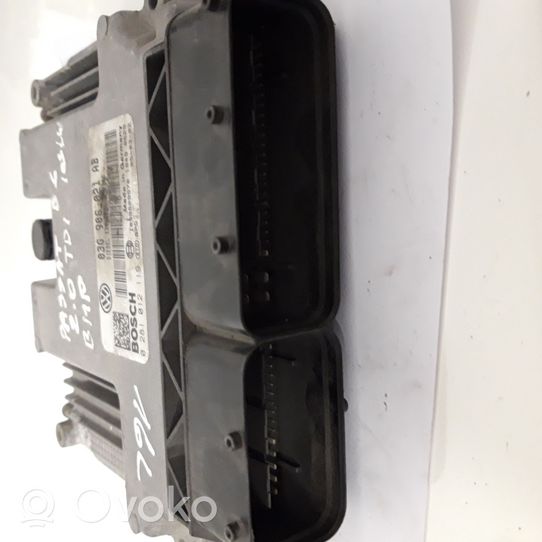 Volkswagen PASSAT B6 Calculateur moteur ECU 03G906021AB