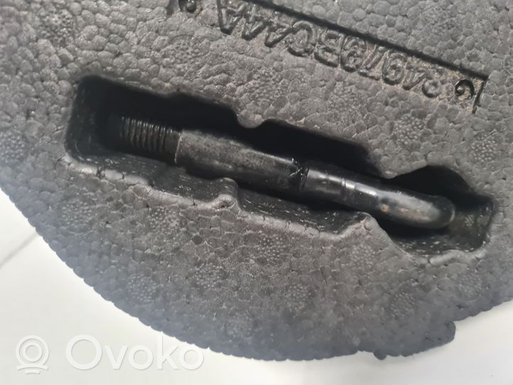 Nissan Micra Daiktadėžė bagažinėje 84979BC44A