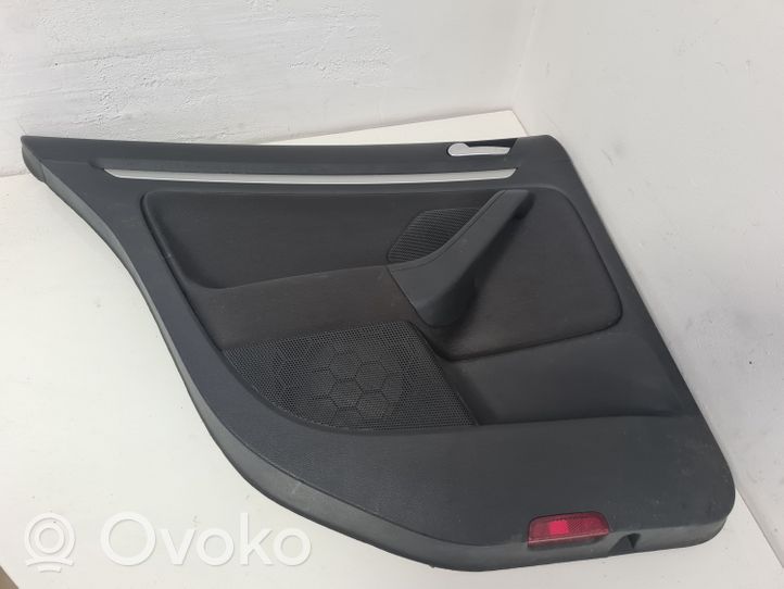 Volkswagen Golf VI Rivestimento del pannello della portiera posteriore 1K9867211BA