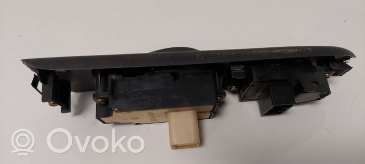 Nissan Micra Interruttore di controllo dell’alzacristalli elettrico 1773187