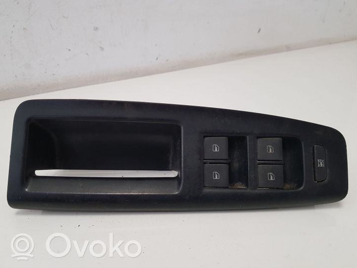 Volkswagen Polo IV 9N3 Interruttore di controllo dell’alzacristalli elettrico 6Q1867171F