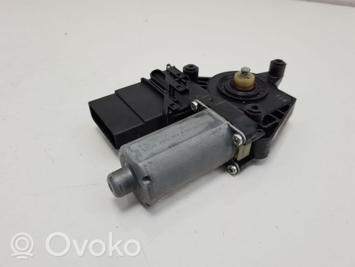 Volkswagen PASSAT B5.5 Takaoven ikkunan nostomoottori 3B5839751BC