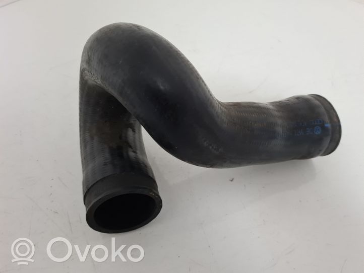 Volkswagen PASSAT B5 Tube d'admission de tuyau de refroidisseur intermédiaire 8D0145746