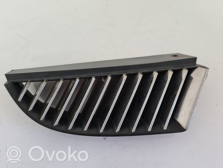 Mitsubishi Colt Front bumper lower grill MN127774