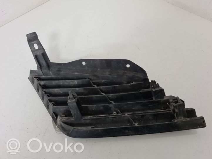 Nissan Primera Kratka dolna zderzaka przedniego 62330AU300