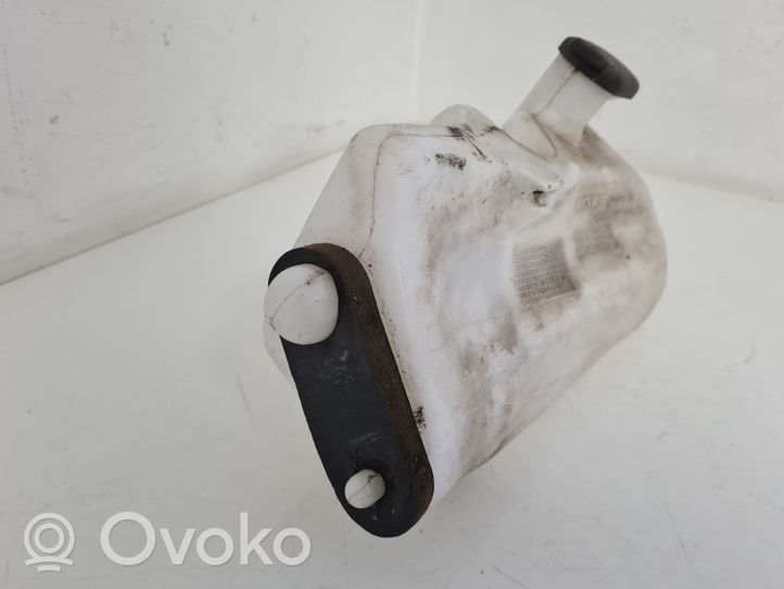 Renault Clio II Windshield washer fluid reservoir/tank 7700847815