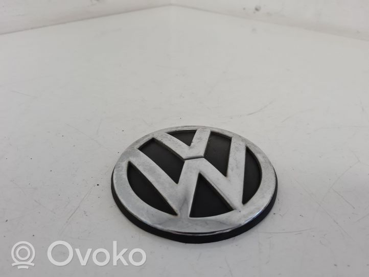 Volkswagen Golf IV Valmistajan merkki/logo/tunnus 1J6853630