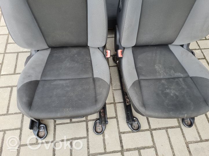 Ford Focus Fotele / Kanapa / Komplet 