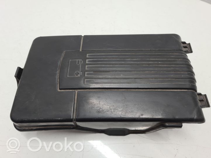 Volkswagen Golf V Coperchio/tappo della scatola vassoio della batteria 1K0915443A