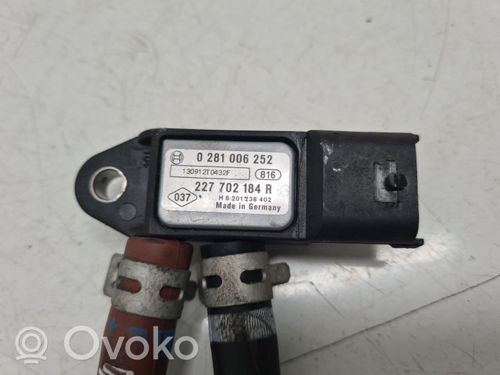 Nissan Note (E12) Capteur de pression des gaz d'échappement 227702184R