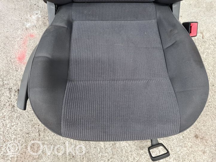 Volkswagen Polo IV 9N3 Front passenger seat 