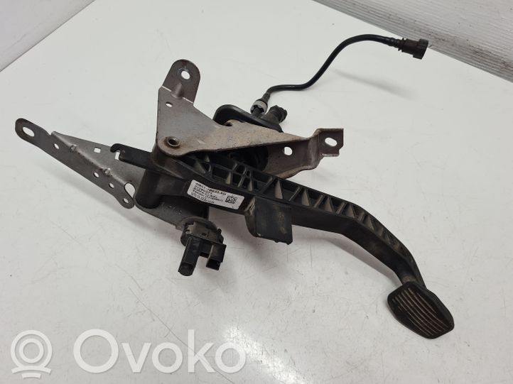 4M517B633XG Ford Focus Clutch pedal, 15.00 € RRR