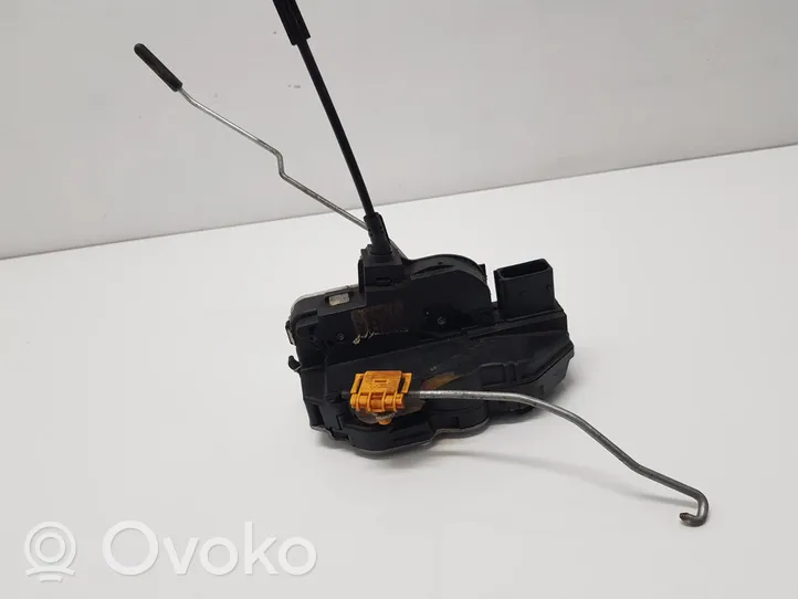 Opel Astra J Rear door lock 13579537