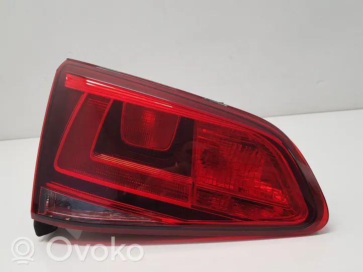 Volkswagen Golf VII Lampy tylnej klapy bagażnika 5G0945093AE