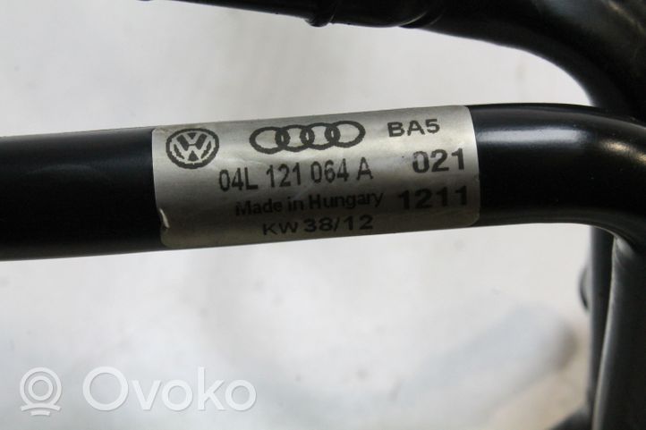 Audi A3 S3 8V Rura / Wąż dolotowy powietrza 04L121064A