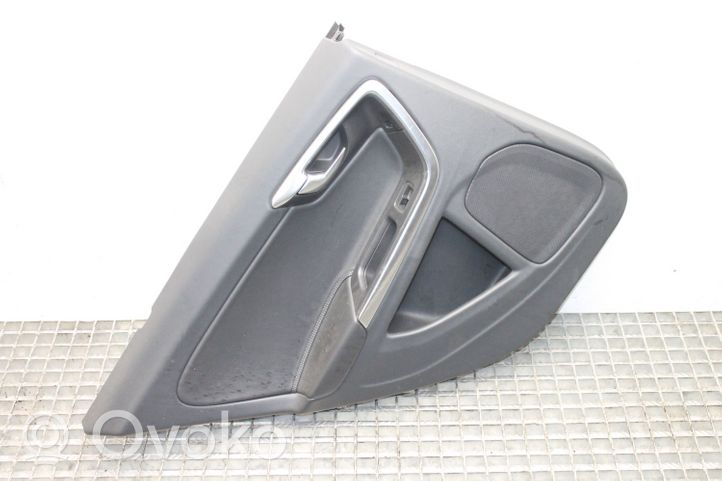 Volvo V60 Moldura del tarjetero de la puerta trasera 8686854