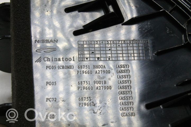 Nissan Note (E11) Dysze / Kratki nawiewu deski rozdzielczej 68751BH00A