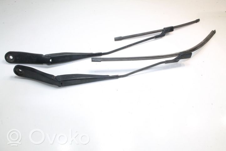 Ford Mondeo MK IV Priekinio stiklo valytuvas 7S7117526DE