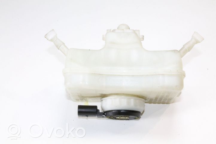 Audi A7 S7 4G Serbatoio di compensazione del liquido del freno 8K0611301C