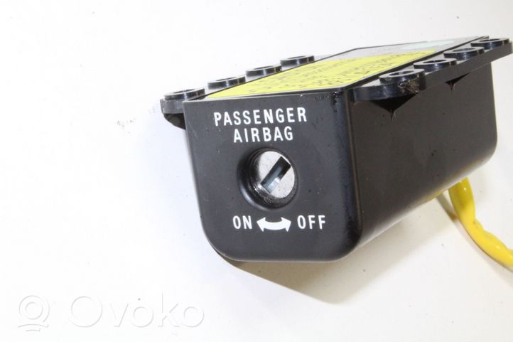 Mitsubishi Lancer VIII Interrupteur commutateur airbag passager 8610A054
