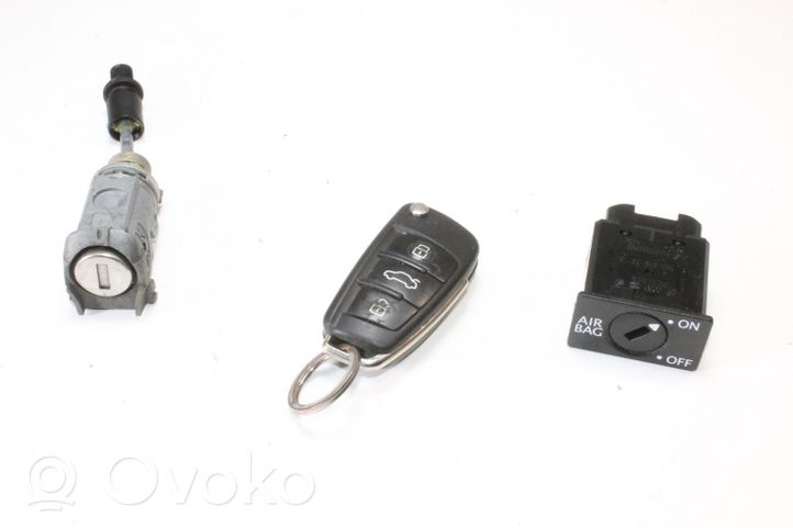 Audi Q3 8U Komputer / Sterownik ECU i komplet kluczy 8U0920980E