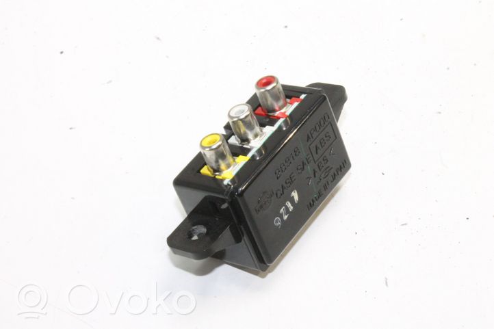 Nissan 370Z Connettore plug in AUX 283184P000