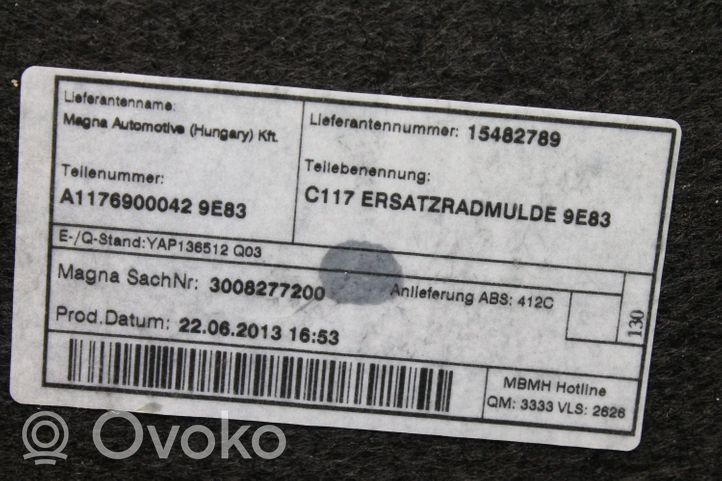 Mercedes-Benz CLA C117 X117 W117 Tavaratilan kaukalon tekstiilikansi A1176900042