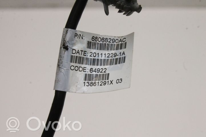 Chrysler 300C Connettore plug in AUX 68068290AC