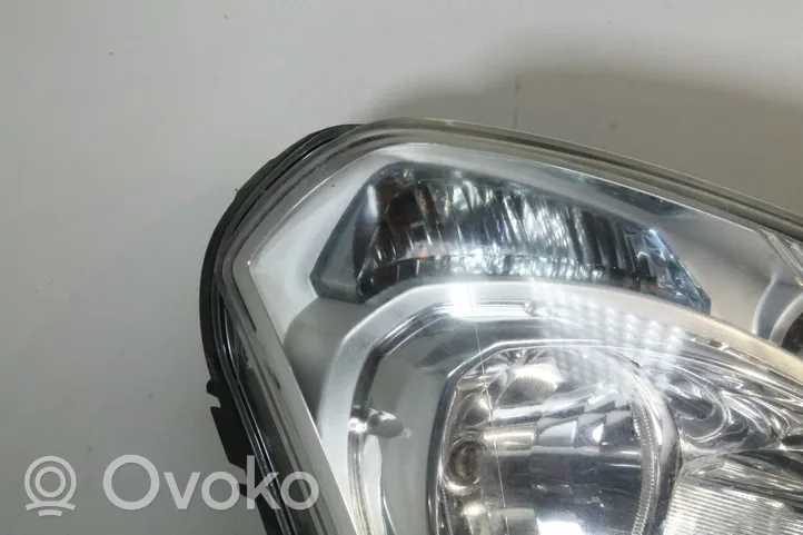 Nissan Qashqai+2 Lampa przednia 26010JD00A